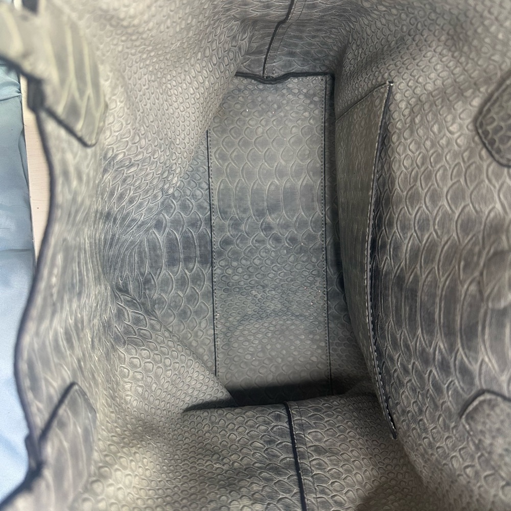 London Fog Reversible Tote Bag Black Pebbled Gray Snakeskin Large Shoulder Bag - Picture 10 of 14